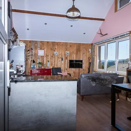 בקתה Le Petit Moussis סטבלוט